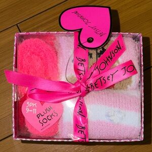 Luv Betsey Plush Socks Gingerbread house   3 pk 9-11